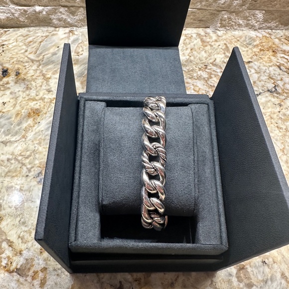 David Yurman curb chain bracelet. Never worn. Still in box - Picture 2 of 3